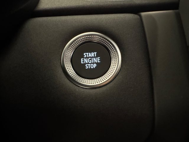 RENAULT Captur usata, con Volante in pelle