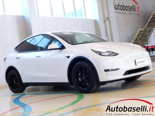 TESLA Model Y usata, con Fari LED