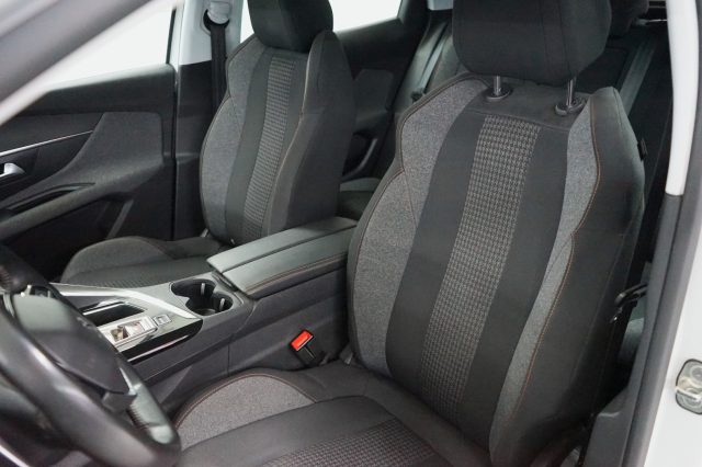 PEUGEOT 3008 usata, con Touch screen