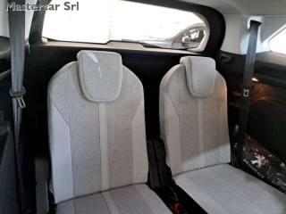 PEUGEOT 5008 usata, con Sistema di navigazione