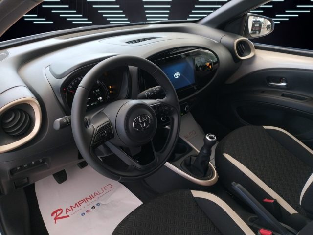 TOYOTA Aygo X usata 14