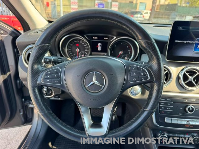MERCEDES-BENZ GLA 200 usata, con Sistema di navigazione