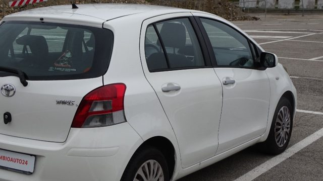 TOYOTA Yaris usata 30