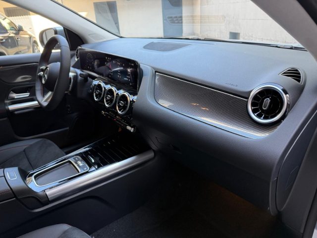 MERCEDES-BENZ GLA 180 usata, con Sistema di navigazione