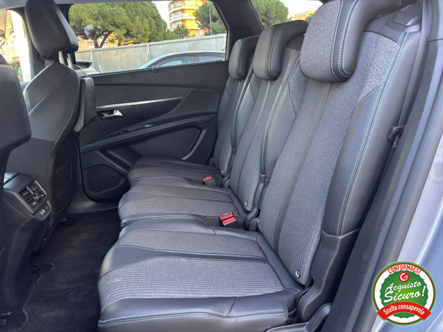 PEUGEOT 5008 usata, con Vetri oscurati