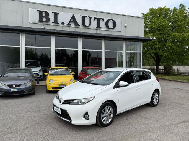 TOYOTA Auris usata, con ABS