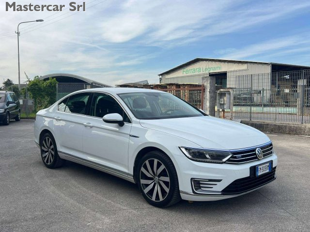 VOLKSWAGEN Passat usata, con ESP