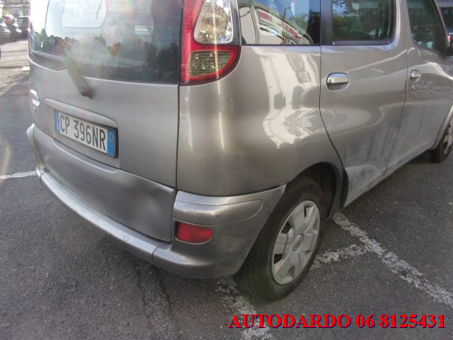 TOYOTA Yaris usata, con Autoradio
