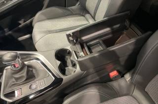 PEUGEOT 5008 usata, con Sedile posteriore sdoppiato