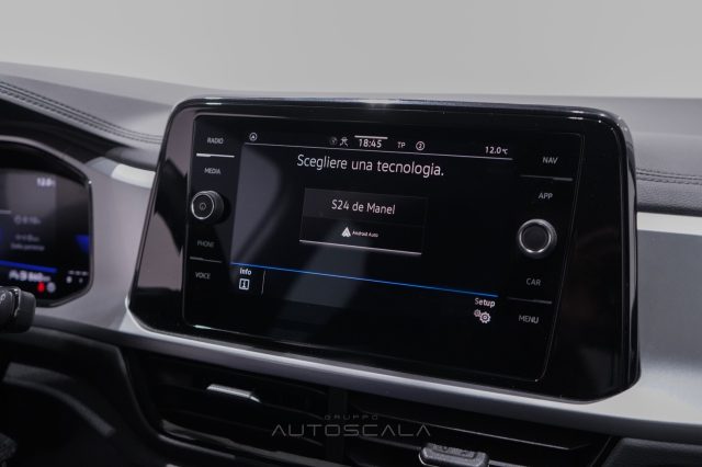 VOLKSWAGEN T-Roc usata, con Autoradio digitale