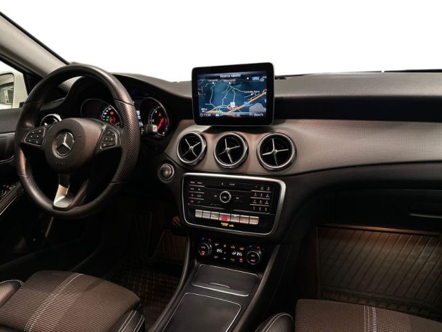 MERCEDES-BENZ GLA 200 usata, con Sistema di navigazione
