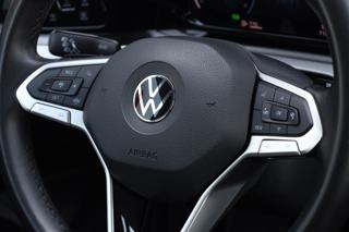VOLKSWAGEN Golf usata, con Airbag testa