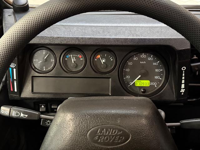 LAND ROVER Defender usata 17