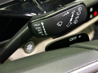 VOLKSWAGEN Multivan usata, con Portellone posteriore elettrico