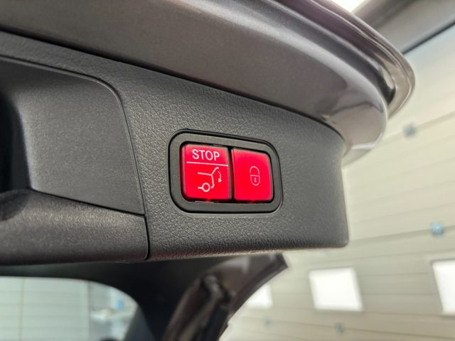MERCEDES-BENZ GLA 180 usata, con USB