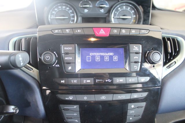 LANCIA Ypsilon usata, con Servosterzo