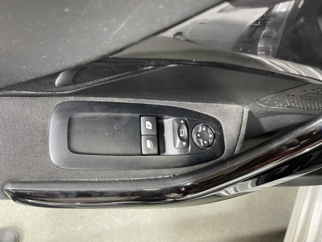 PEUGEOT 208 usata 26