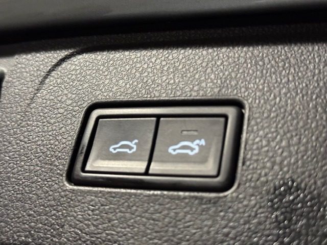 VOLKSWAGEN Passat Variant usata, con Touch screen