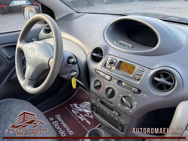 TOYOTA Yaris usata 20