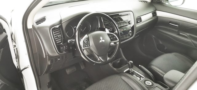 MITSUBISHI Outlander usata, con Limitatore di velocità