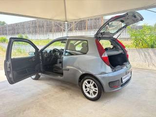 FIAT Punto usata 23