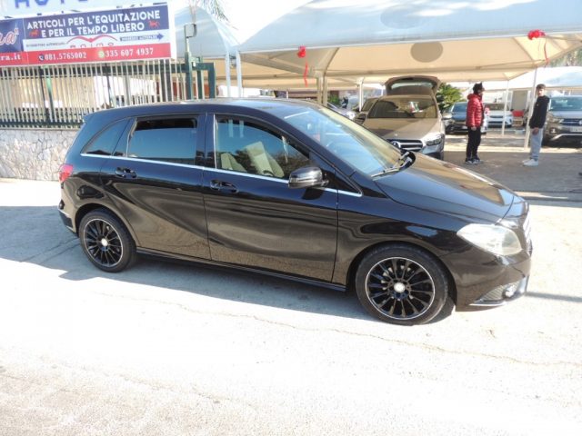 MERCEDES-BENZ B 180 usata, con Alzacristalli elettrici