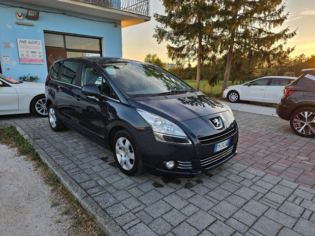 PEUGEOT 5008 usata, con Boardcomputer