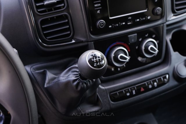 PEUGEOT Boxer usata, con Bracciolo