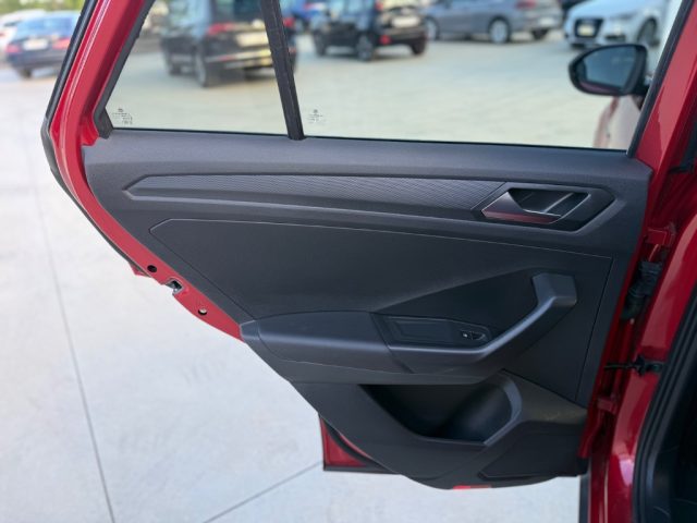 VOLKSWAGEN T-Roc usata, con Sensori di parcheggio posteriori