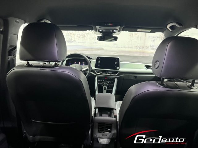 VOLKSWAGEN T-Roc usata, con USB