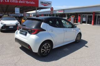 TOYOTA Yaris usata, con Riconoscimento dei segnali stradali