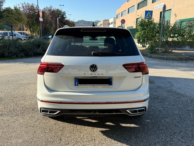 VOLKSWAGEN Tiguan usata, con Autoradio