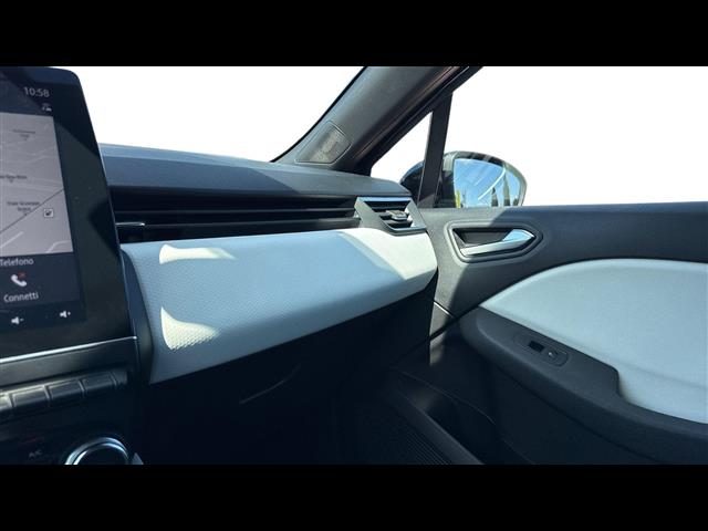 RENAULT Clio usata, con Fari LED