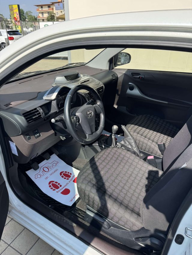 TOYOTA iQ usata, con ESP
