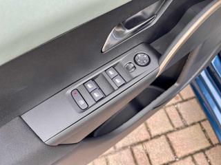 LANCIA Ypsilon usata, con Autoradio digitale