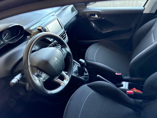 PEUGEOT 308 usata, con Autoradio