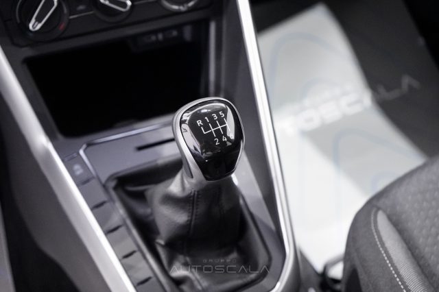 VOLKSWAGEN Taigo usata, con Touch screen
