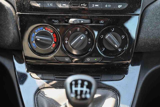 LANCIA Ypsilon usata, con Autoradio digitale