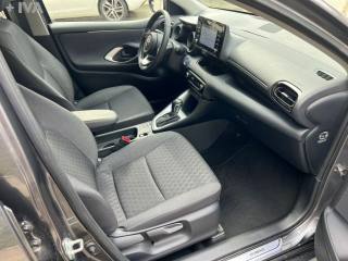 TOYOTA Yaris usata 13