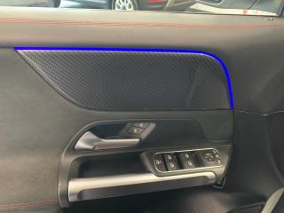 MERCEDES-BENZ GLB 200 usata, con Hill holder