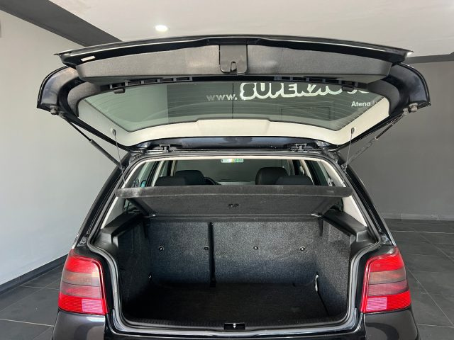 VOLKSWAGEN Golf usata, con ESP