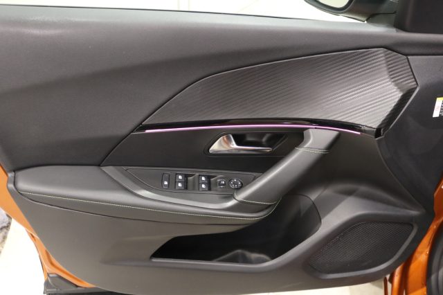 PEUGEOT 2008 usata, con Specchietti laterali elettrici