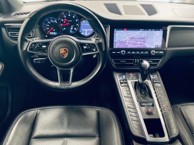 PORSCHE Macan usata, con Park Distance Control