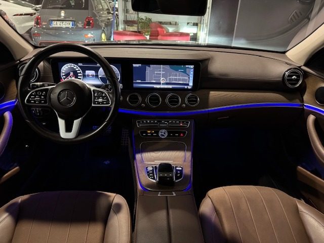 MERCEDES-BENZ E 220 usata, con Controllo trazione