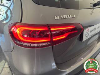 MERCEDES-BENZ B 180 usata, con Portellone posteriore elettrico