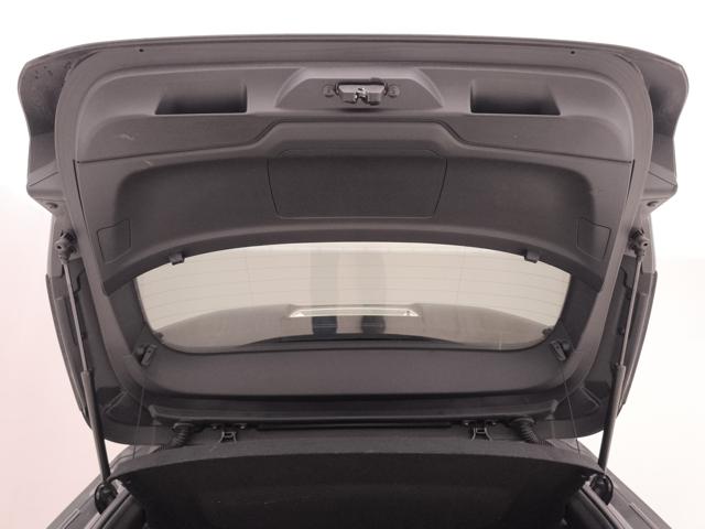 PEUGEOT 308 usata, con USB