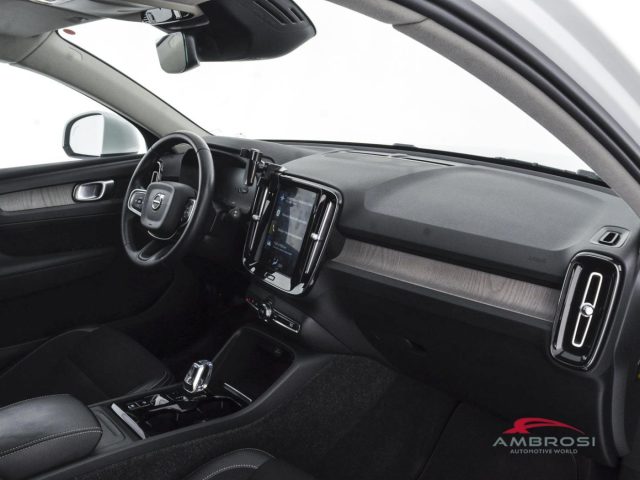 VOLVO XC40 usata 11