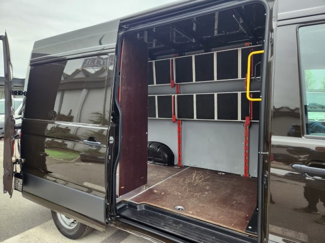 VOLKSWAGEN Crafter usata, con Sistema di navigazione