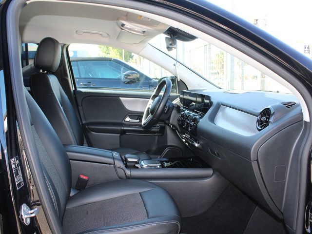 MERCEDES-BENZ GLA 200 usata, con Cruise Control