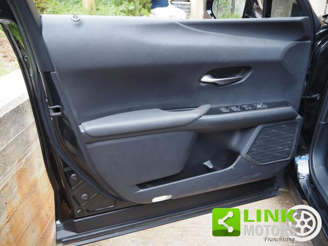 LEXUS UX 250h usata, con Bluetooth